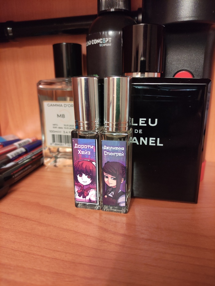 Для Дороти даже наклейку ровно вырезать не смогли.