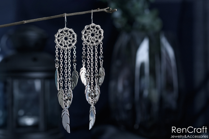 Длина серег 10 см, ширина 19 мм, вес одной серьги 6,7 гр.