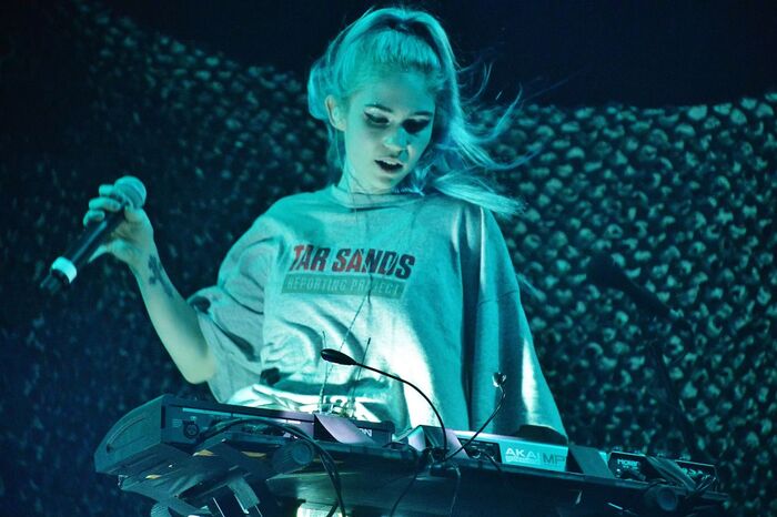 Grimes - ,         ,  , 