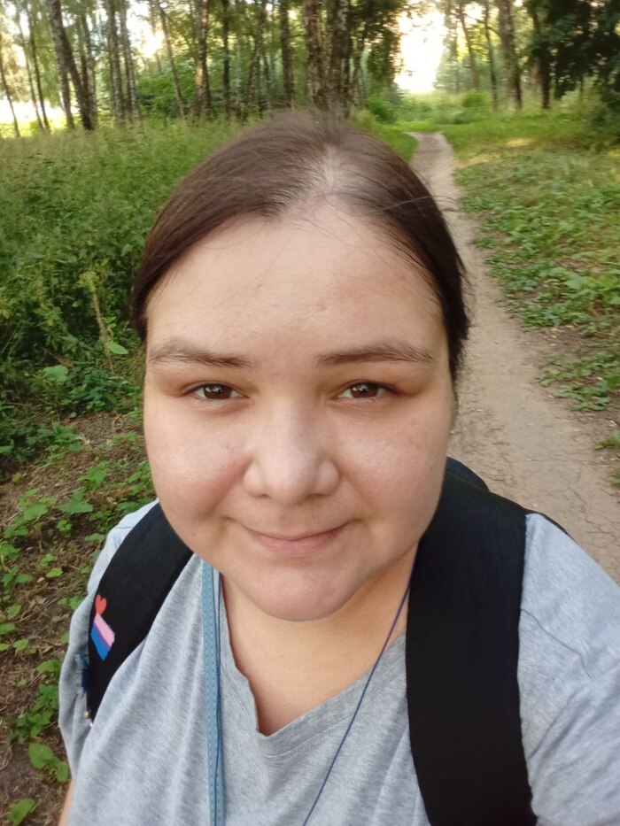 Без очков ну такая