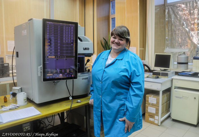 Из серии «Именно они делают Россию великой» - снято мной в Контрольно - аналитическом центре Кольской ГМК