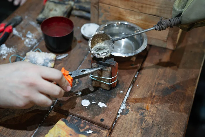 How souvenirs are made from tin in the “native village” in Kazan - My, Museum, sights, Local history, Cities of Russia, Kazan, Tatarstan, Tin, Metal Casting, Souvenirs, Decoration, Longpost
