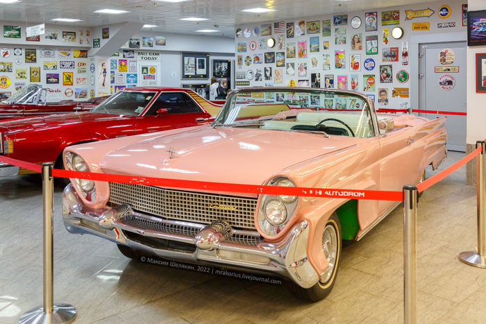 LINCOLN CONTINENTAL MARK III CONVERTIBLE 1958 из автомузея Ника Панули в Сочи.