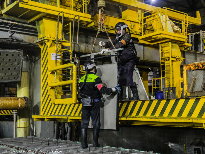 Из серии «Именно они делают Россию великой» - снято мной в Цехе электролиза никеля Кольской ГМК