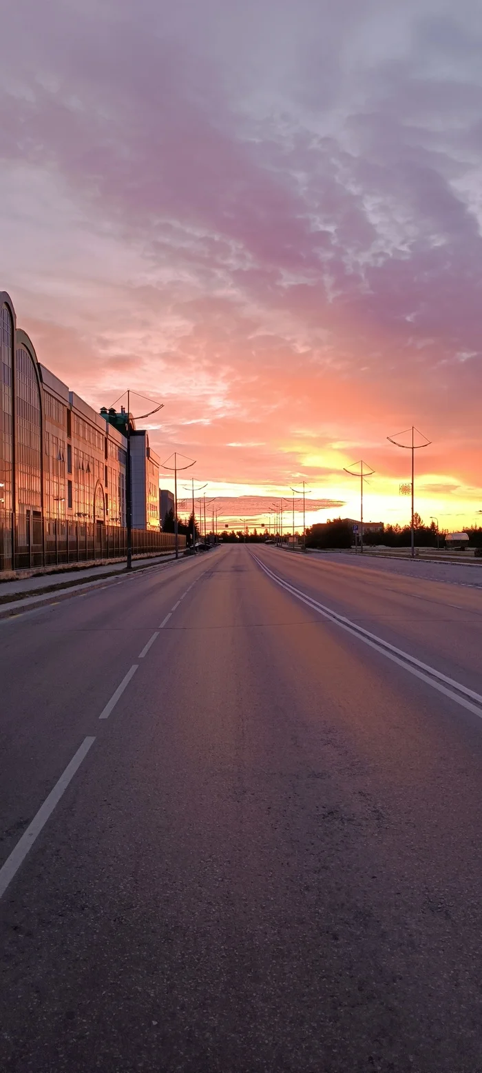 July night in Novy Urengoy - My, Night, Mobile photography, New Urengoy, July, Summer, dawn, Sunrise, Longpost