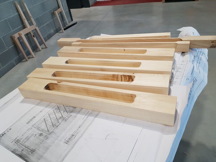 Некоторые деревянные детали S.55X во время их изготовления. (изображение предоставлено Филиппо Меани)
