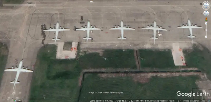 Спутниковый снимок Google Earth: самолёты Y-8Q на авиабазе Датчанг