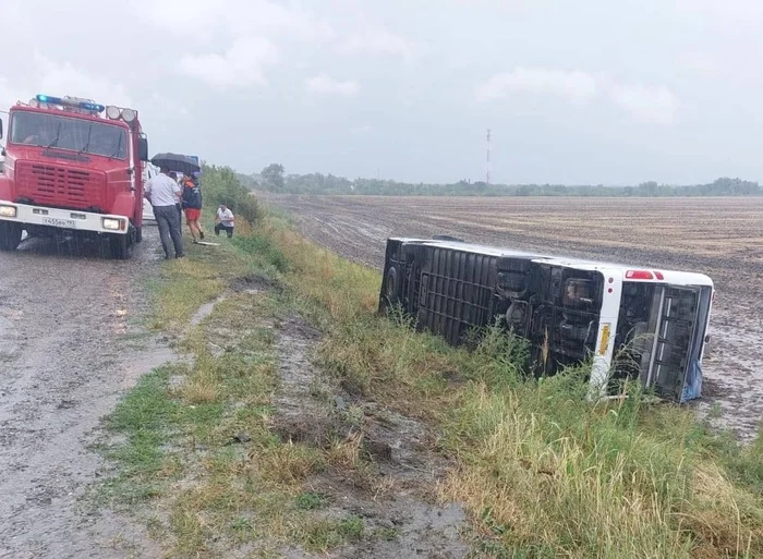 A bus with passengers got into an accident near Krasnodar - Краснодарский Край, Krasnodar, Road accident, Crash, Video, Video VK, Longpost