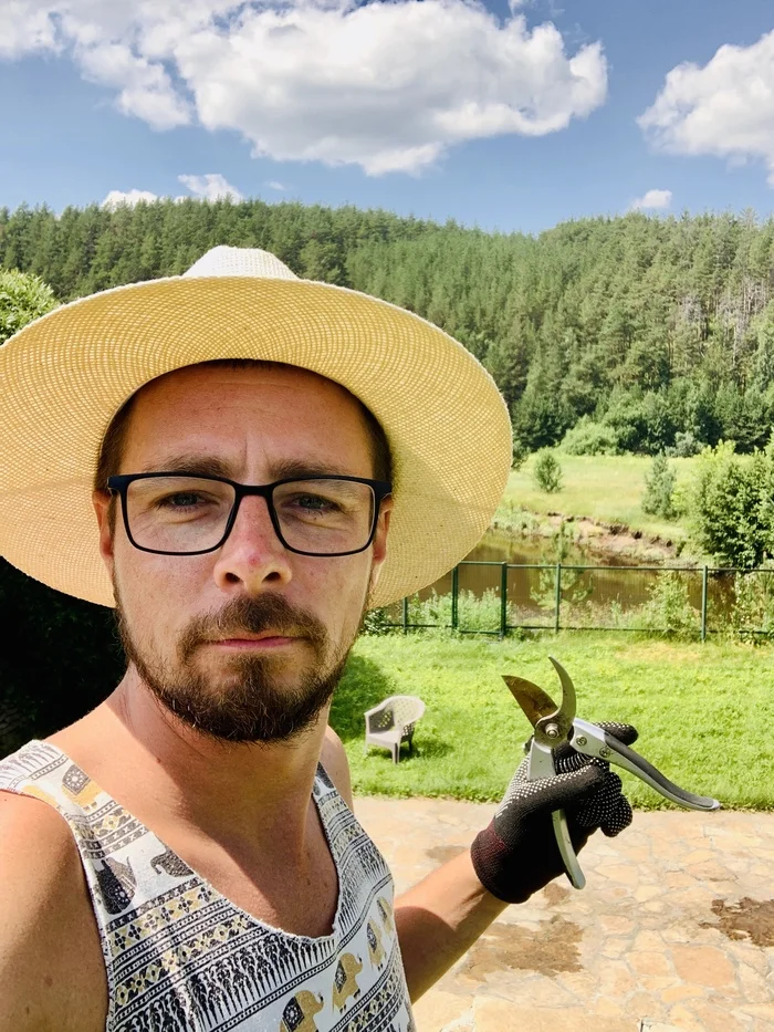 Hello to all lovers and professionals in the landscape industry. My name is Artyom and I am a professional gardener from Yekaterinburg - My, Gardener, Ural, Plants, Profession, Landscape design