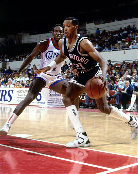 Элвин Робертон: защитник года в 1986 г., вторая сборная всех звезд защиты, дважды входил в первую сборную всех звёзд защиты НБА в 1987 и 1991 годах