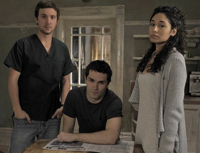 Угадайте с одной попытки, кто из них вампир