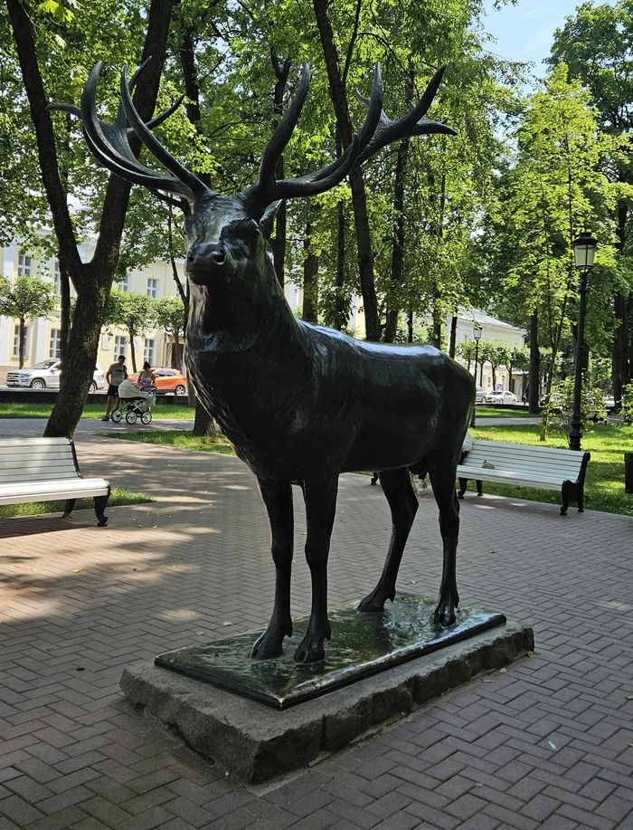 Олень в центре Смоленска - Моё, Смоленск, Скульптура, Краеведение, История России