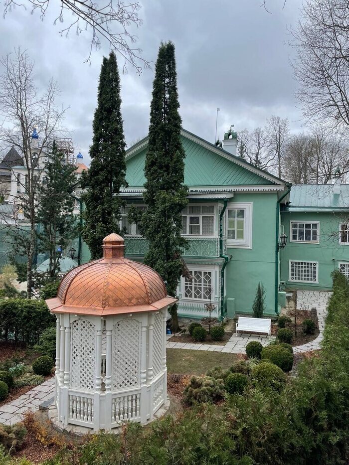 Цвета зданий и ансамбль поражают