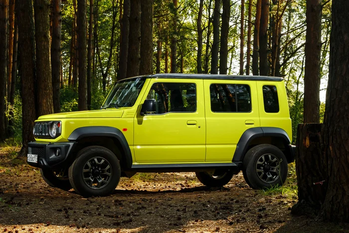 Почему пять дверей уже не помогут Suzuki Jimny. Превратит ли длинная база машину-игрушку в полноценный автомобиль? - Авто, Техника, Тест, Suzuki, Внедорожник, История автомобилей, Гифка, Длиннопост