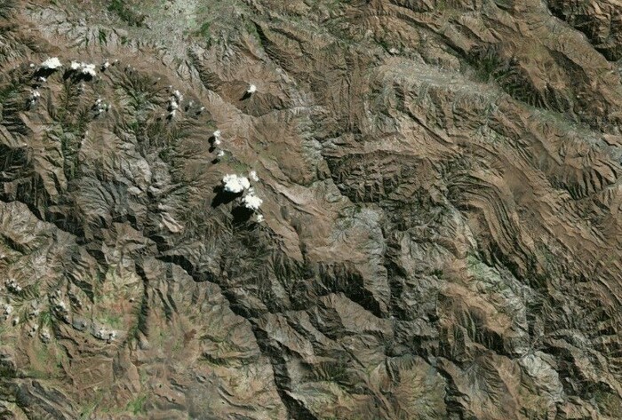 Куско (справа вверху) и река Апуримак (в каньоне)