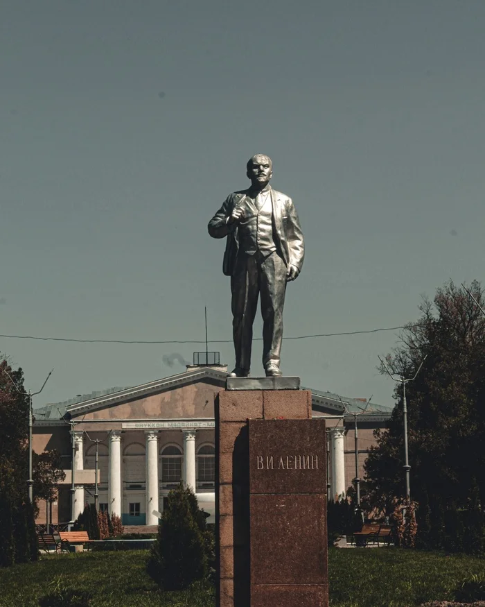 Kyrgyzstan, Kara-Balta, monument to Lenin - My, The photo, Street photography, Kyrgyzstan, Lenin monument