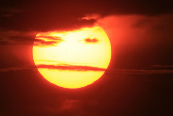 Bloody sunset. 27 July Moscow - My, Sunset, Astrophoto, Zoom, The sun, Kripota