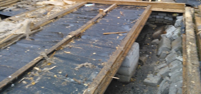 Фундамент старого дома.