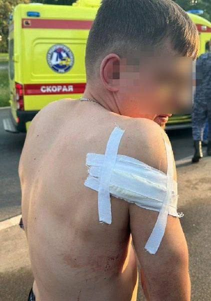 A drunk foreigner stabbed passers-by in St. Petersburg for no reason - Negative, The crime, Attack, Migrants, Incident, Criminal case, Saint Petersburg, Stabbing, Longpost