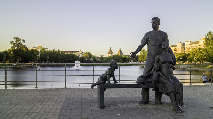 Скульптура Семья