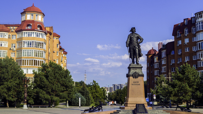 Памятник Петру I