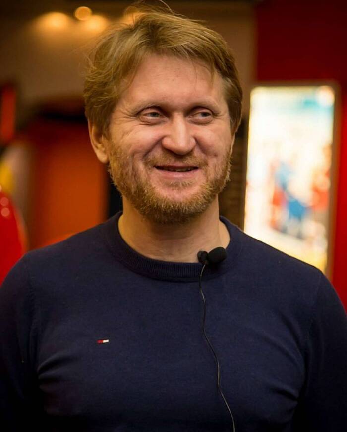 Ответ mda675 в «Недавно был пост в одной из групп в Телеграмм о том, с кем из знаменитостей вы встречались в жизни»