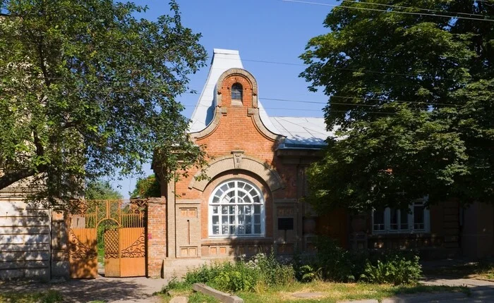 Особняк священника Г.Ф. Поцелуева (Музей А.А. Дурова) в Таганроге - Моё, История города, Архитектура, Музей, Цирк, Таганрог, Модерн, Длиннопост