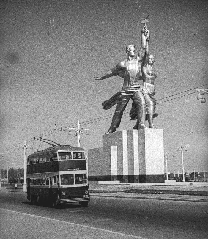 Soviet monument - the USSR, Monument, Youth, Youth, Nostalgia, The photo, Old photo, Sculpture, Moscow, Telegram (link)