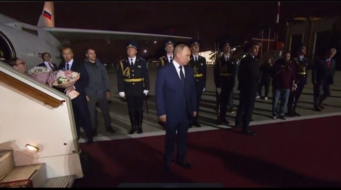 Владимир Путин приехал в аэропорт Внуково-2 на встречу россиян, которых обменяли в Анкаре