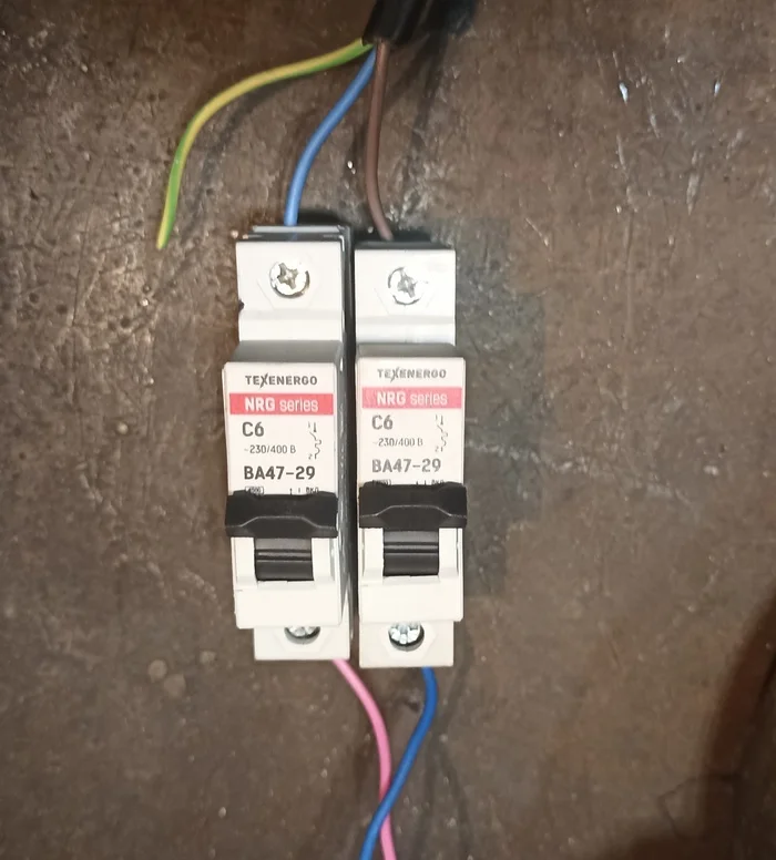 Answer by user7752041 in “The cellar was flooded after long rains, the machine did not work on the immersed 220 V tee” - My, Electricity, Cellar, Question, Water, Conductivity, Reply to post, Longpost