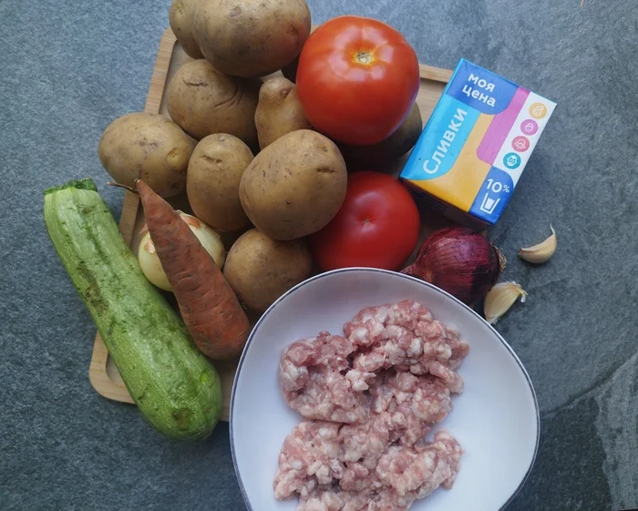 Ax porridge: tender cutlets with zucchini, mashed potatoes and a tomato appetizer. Food for 200 rubles - My, Food, Zucchini, Cooking, Recipe, Dinner, MFC, Longpost