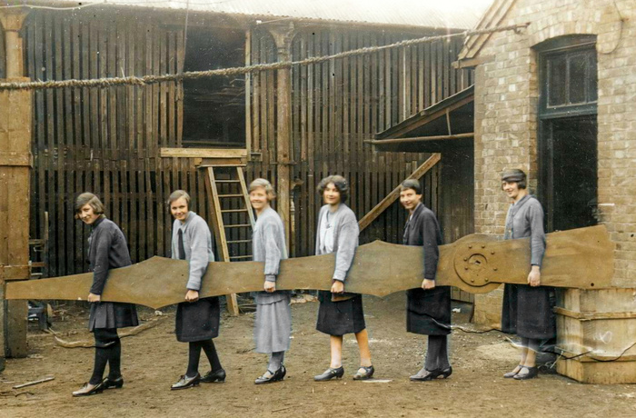 Осколки истории : Интересные и редкие ретро-фотографии Европы. 20 раскрашенных фотографий ХХ века. Часть IV Историческое фото, Старое фото, Фотография, Колоризация, Европа, Франция, Испания, Польша, Бельгия, Италия, Венгрия, 20 век, Длиннопост