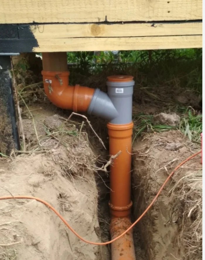 Why is the depth of the sewer pipe from a private house built so deep? - Septic tank, Sewerage