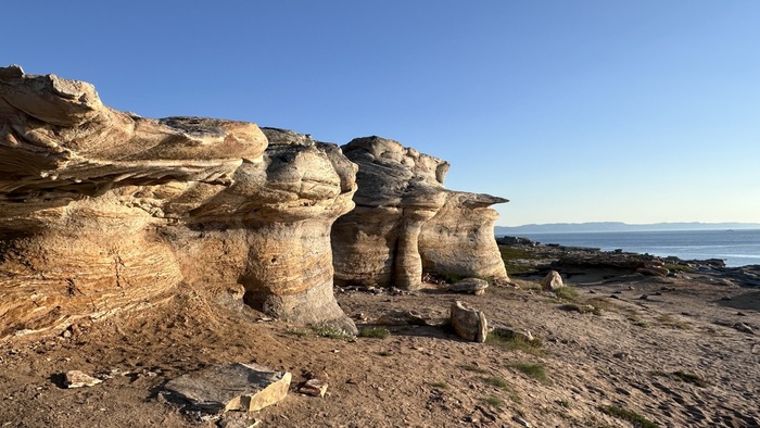 По-в Средний (берег рыжих камней)