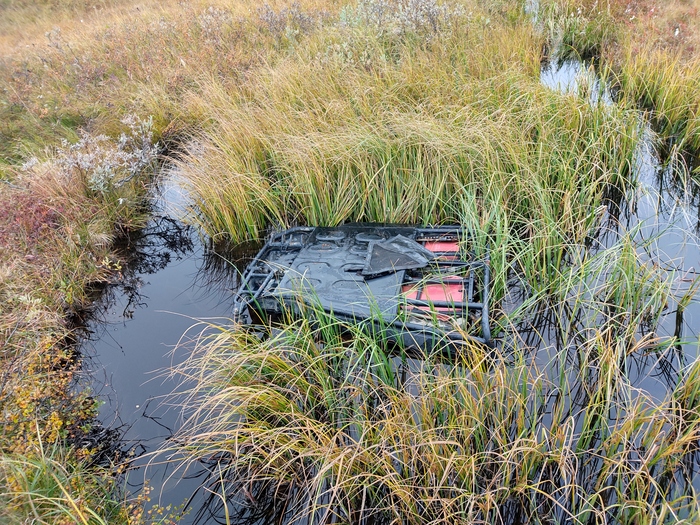 Возможно, под ним находилась и остальная машина