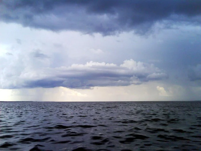 Tender northern water with purple tones - My, Nature, Clouds, Water, Landscape, The photo