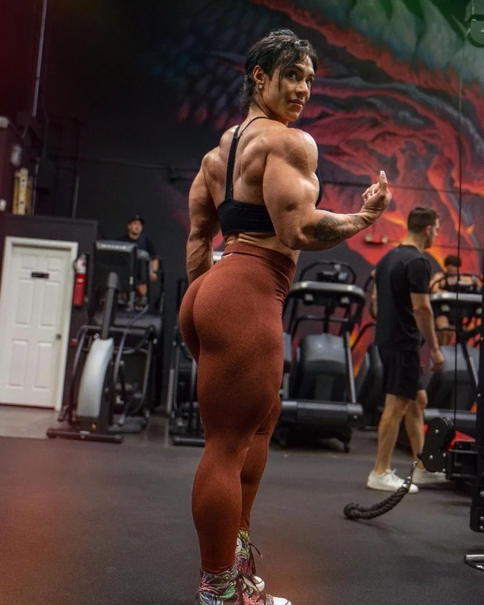 Christina Nicole Mendoza - Kristina Nicole Mendoza, Muscle, Bodybuilders, Body-building, female bodybuilding, Strong girl, Back, Biceps, Press, The photo, Girls, Video, Soundless, Vertical video, Longpost