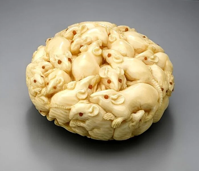 Pile of Rats Japanese ivory netsuke, dating from the late 19th century - Artifact, Sculpture, Japan, Old, Art, 19th century, Unusual, Netsuke