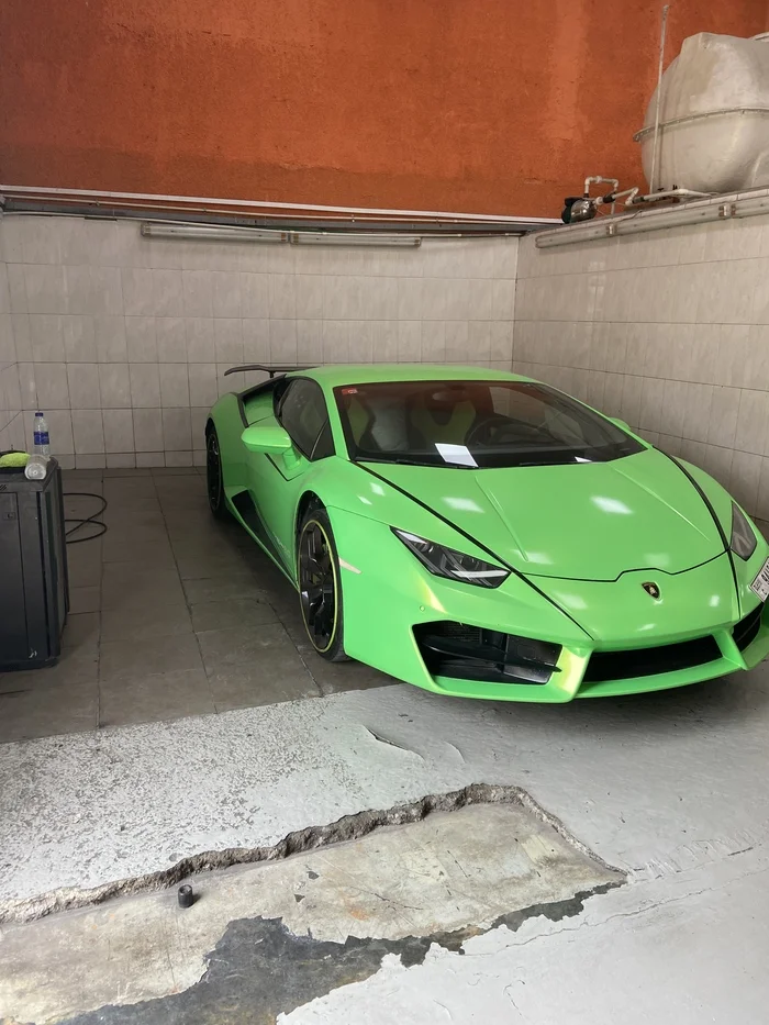 Removing the engine from a Lamborghini Huracan - My, Lamborghini, Lamborghini Huracan, Dubai, Auto, Supercar, Garage, Spare parts, Car service, Engine, Race, Car, Technics, UAE, Sharjah, Autoparsing, Longpost