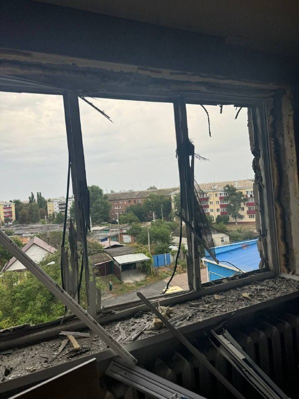 In the Belgorod region, a woman died as a result of a Ukrainian Armed Forces drone strike on an apartment building in Shebekino - Politics, Belgorod, Explosion, Drone, Video, Vertical video, Longpost, Shebekino, Repeat