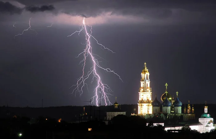 I was struck by lightning yesterday) - My, Lightning, Sergiev Posad, Thunderstorm, Electrical discharge, Natural phenomena