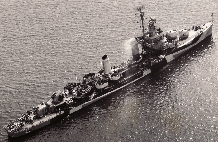 USS DD-422 Mayo (Benson-class), 1944 .   ,    4 20- .  127-/38  3  2  40- .