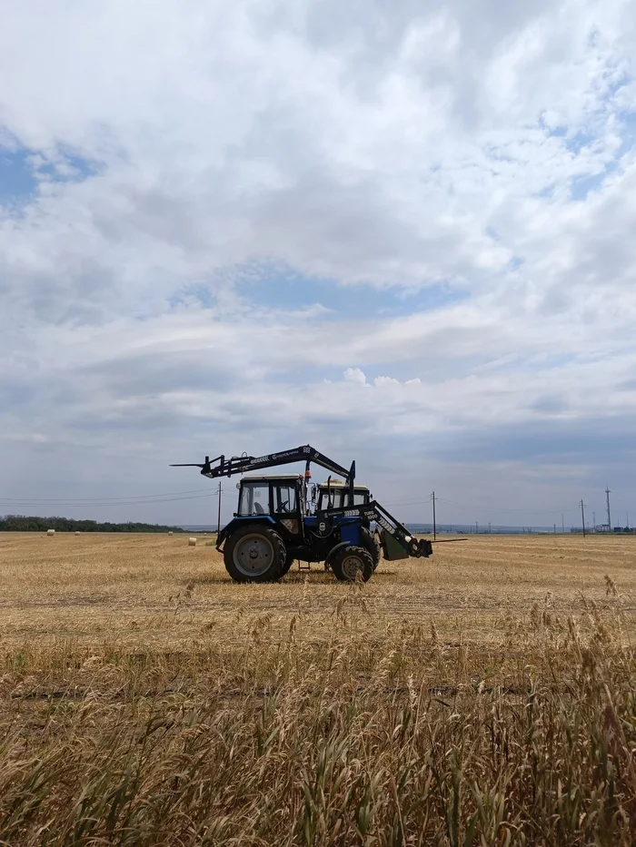 Field - Сельское хозяйство, Tractor Belarus, Straw, The photo, Mobile photography, Field work