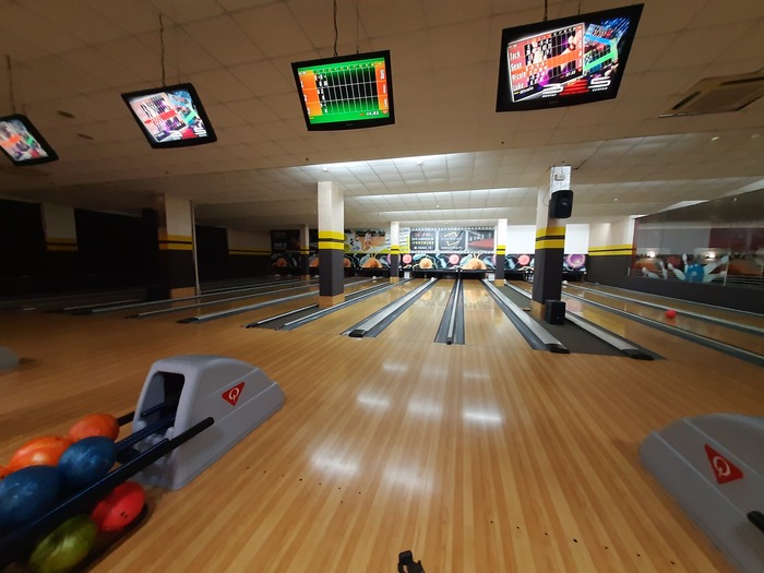 ВОТ ТАК ВЫГЛЯДИТ БОУЛИНГ КЛУБ В СИМФЕРОПОЛЕ