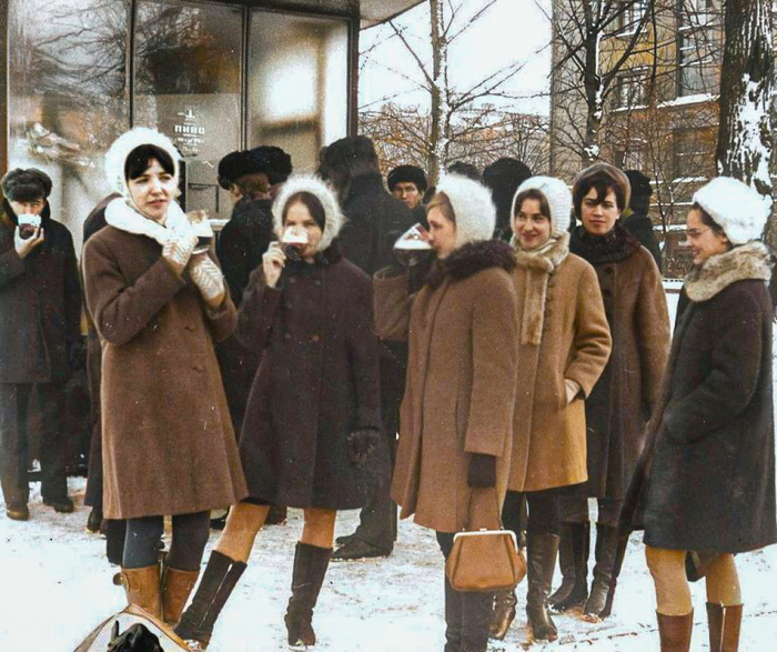 Советский союз «под градусом». Интересные раскрашенные фотографии на пивную тематику Фотография, Колоризация, Пиво, Сделано в СССР, СССР, 1960, 1970, 1980, Длиннопост