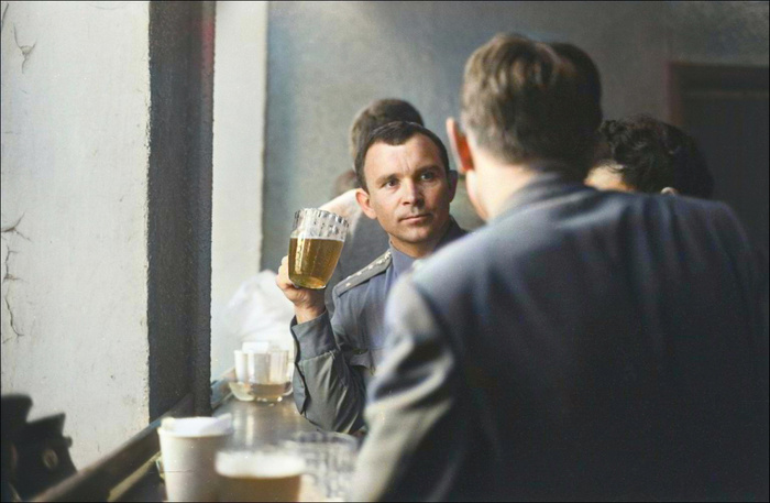 Советский союз «под градусом». Интересные раскрашенные фотографии на пивную тематику Фотография, Колоризация, Пиво, Сделано в СССР, СССР, 1960, 1970, 1980, Длиннопост