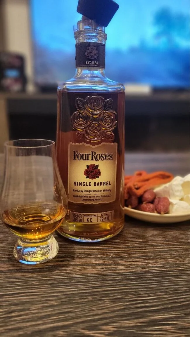 Бурбон Four Roses Single Barrel. Четыре розы в одинокой бочке. Готовое название для арт-объекта - Моё, Бурбон, Кентукки, Виски, Алкоголь, Напитки, Длиннопост, Обзор, Дегустация