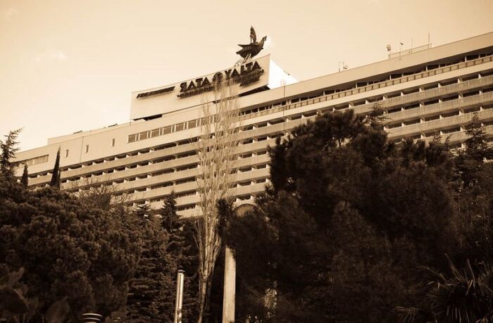 Гостиница "Интурист Ялта" была сдана в эксплуатацию в 1977 году