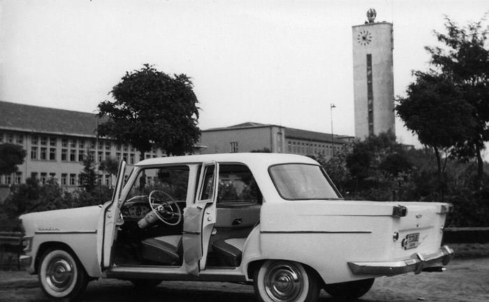 Во внешности «Деврима» чувствуется влияние Fiat-1300/1500, очень популярного тогда в Средиземноморье.