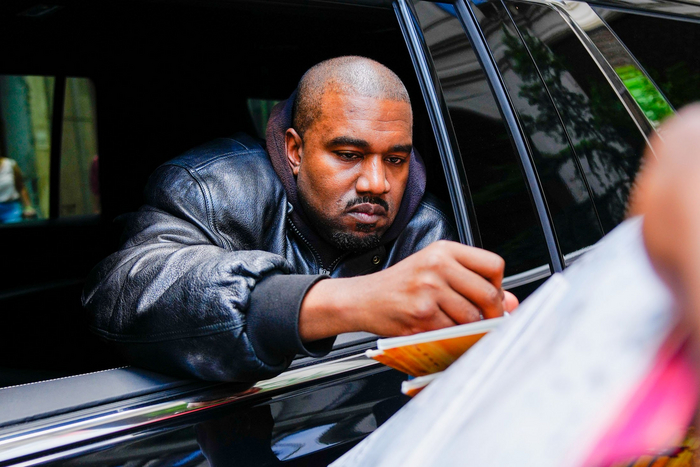 Как Канье Уэсту удается безнаказанно раз за разом доводить Америку до истерики Канье Уэст, Рэпер, Музыканты, Биография, Hip-hop, Длиннопост